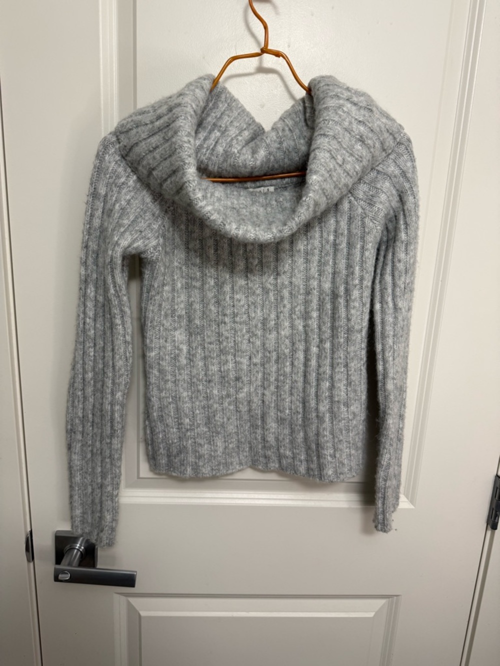 Abercrombie & Fitch Off-The-Shoulder  Cozy Ribbed Sweater in size S